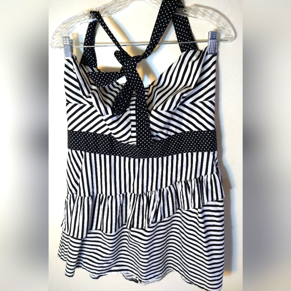 MISSES/TEENS SUMMER DRESS SIZE XX-LARGE ADORABLE BLACK WHITE STRIPES MIXXOLOGY